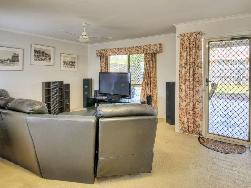 Photo - 41 Mackellar Drive, Boronia Heights QLD 4124 - Image 3