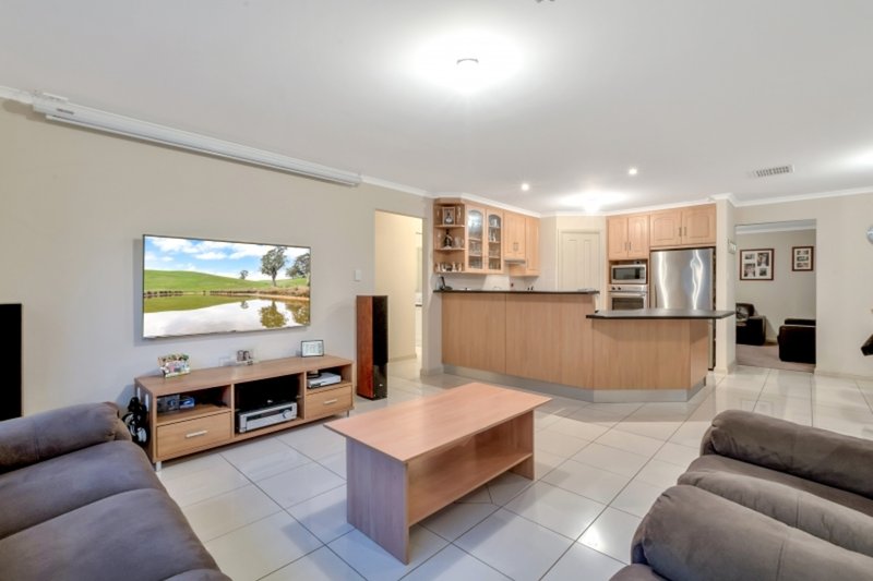 Photo - 41 Magazine Dr , Walkley Heights SA 5098 - Image 4