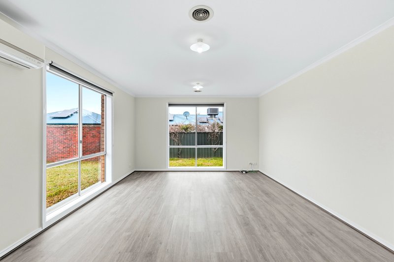 Photo - 41 Manor Lakes Boulevard, Manor Lakes VIC 3024 - Image 10