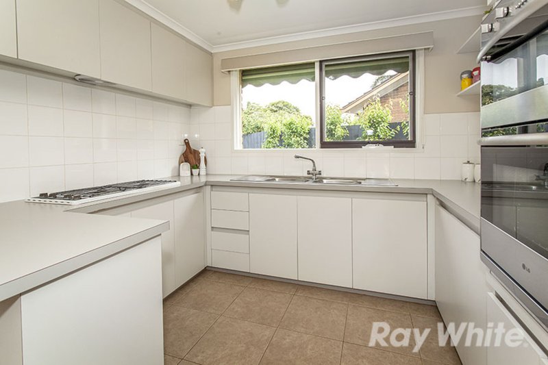 Photo - 4/1 Maxine Court, Mount Waverley VIC 3149 - Image 2