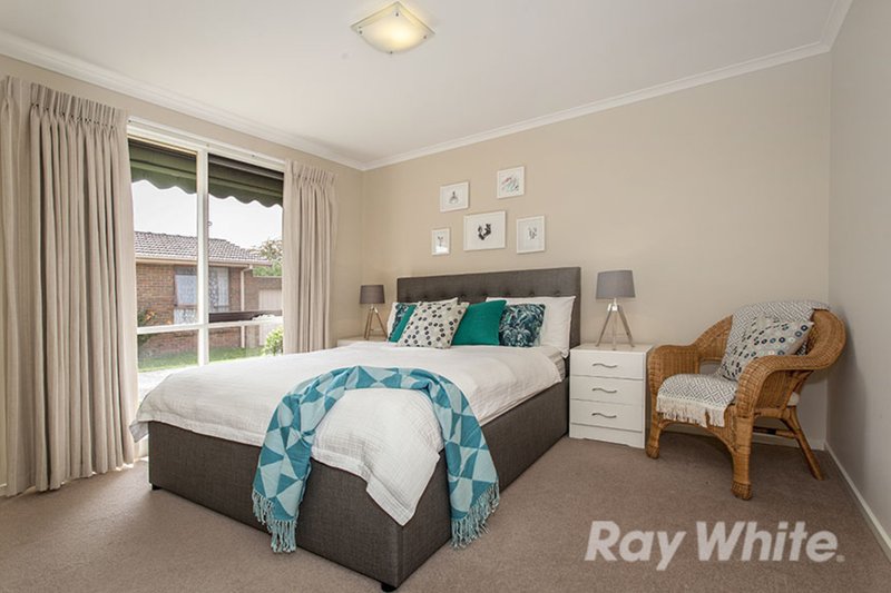 Photo - 4/1 Maxine Court, Mount Waverley VIC 3149 - Image 7