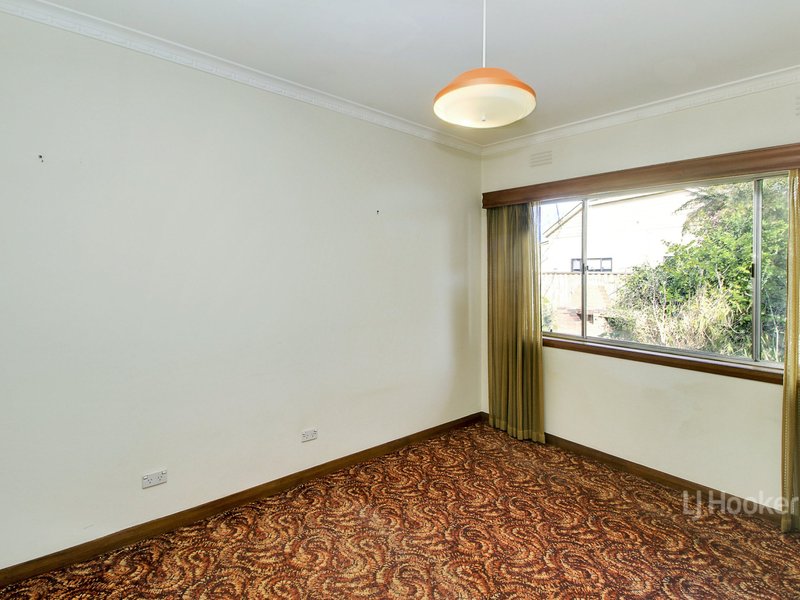 Photo - 41 Mceacharn Street, East Bairnsdale VIC 3875 - Image 10