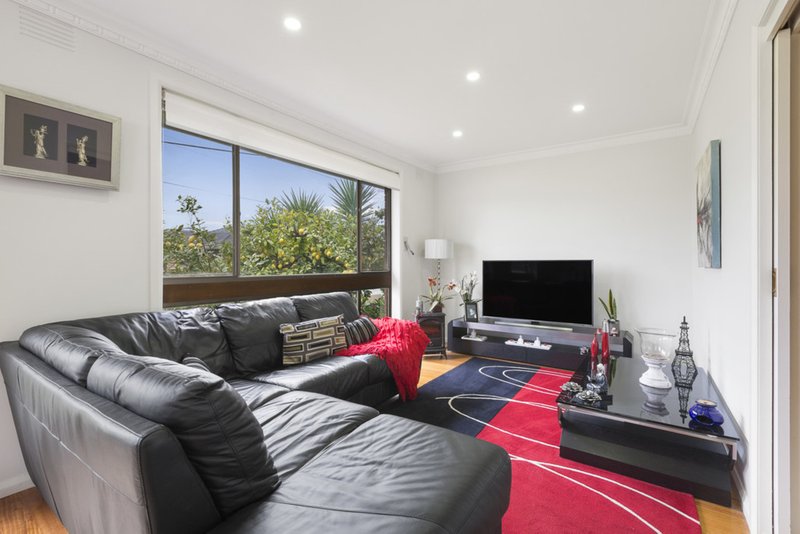 Photo - 41 Meppel Drive, Clayton South VIC 3169 - Image 4