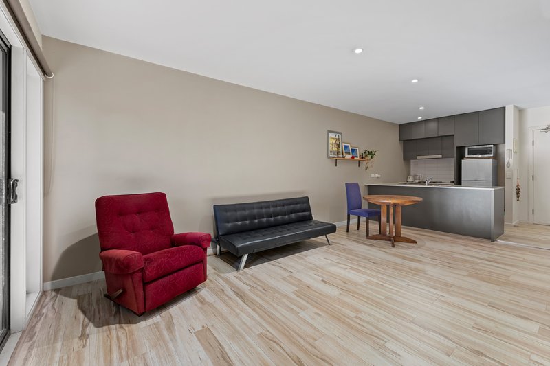 Photo - 4/1 Monash Green Drive, Clayton VIC 3168 - Image 2