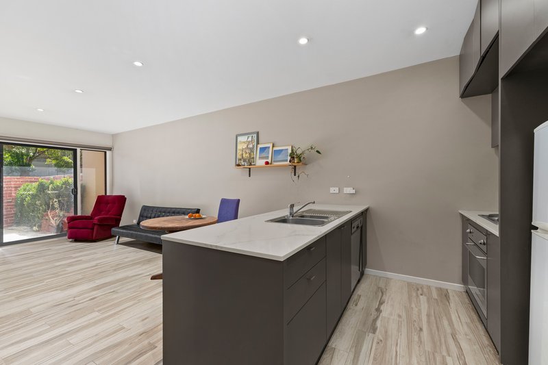 Photo - 4/1 Monash Green Drive, Clayton VIC 3168 - Image 3