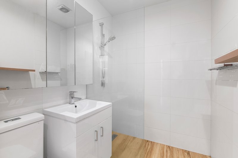 Photo - 4/1 Monash Green Drive, Clayton VIC 3168 - Image 5