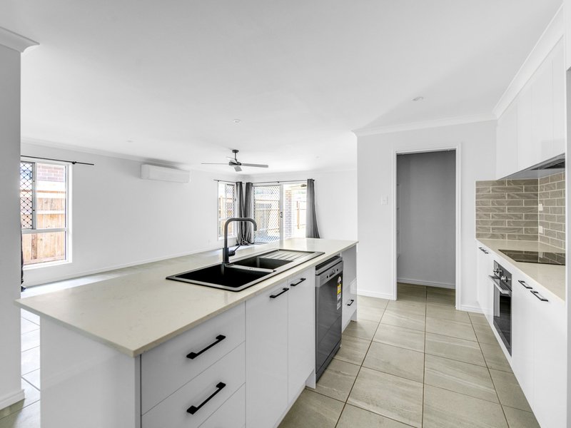 Photo - 41 Mortimer Drive, Flagstone QLD 4280 - Image 8