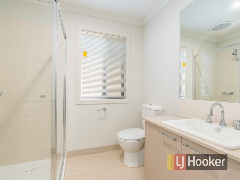 Photo - 41 Mossey Crescent, Cranbourne East VIC 3977 - Image 6