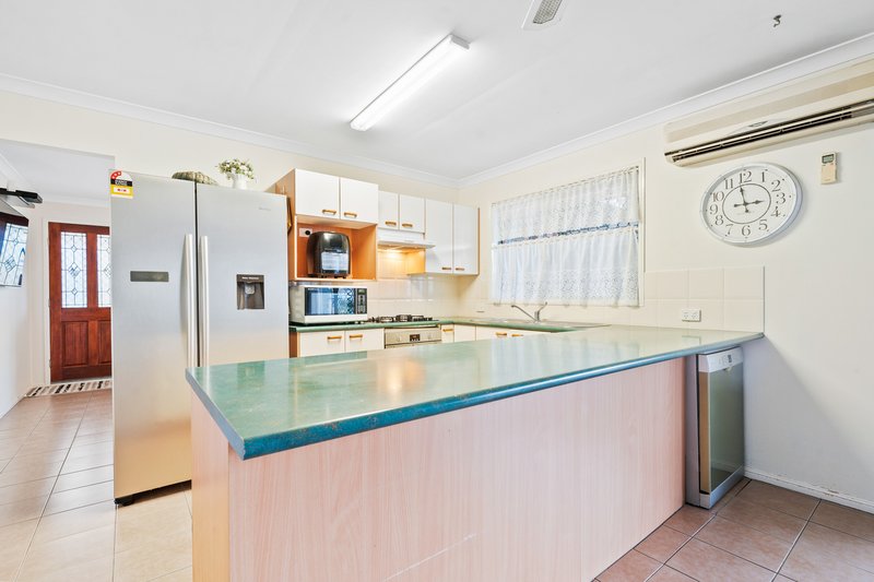 Photo - 41 Murrumbidgee Street, Hillcrest QLD 4118 - Image 4