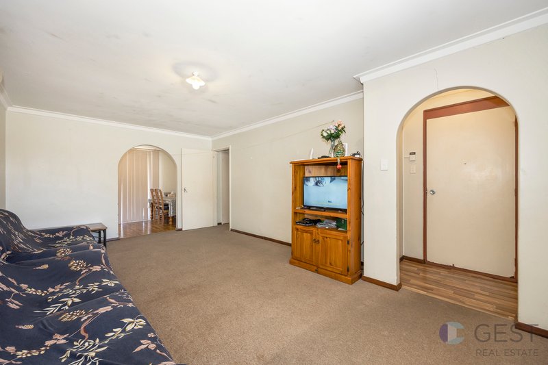 Photo - 41 Nelligan Avenue, Girrawheen WA 6064 - Image 9