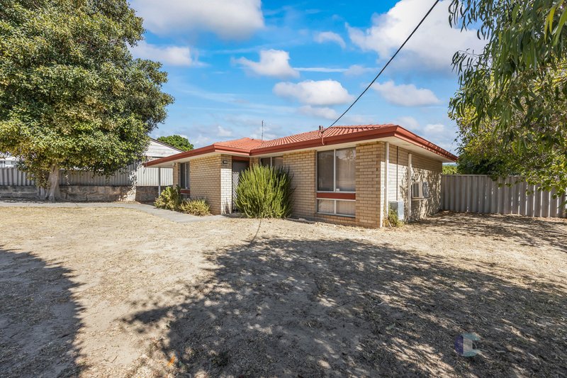 Photo - 41 Nelligan Avenue, Girrawheen WA 6064 - Image 21