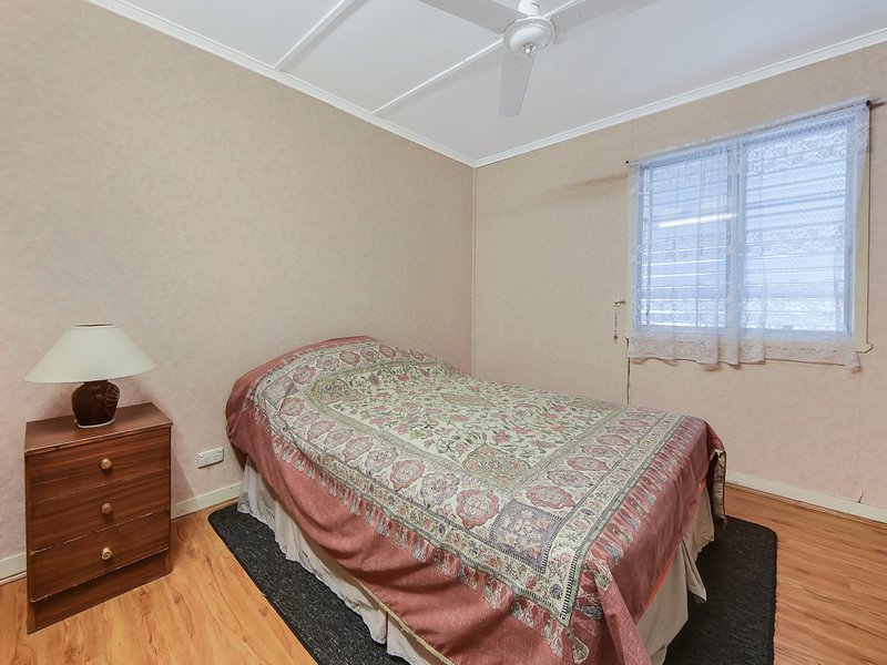 Photo - 41 Normanton Street, Stafford Heights QLD 4053 - Image 7