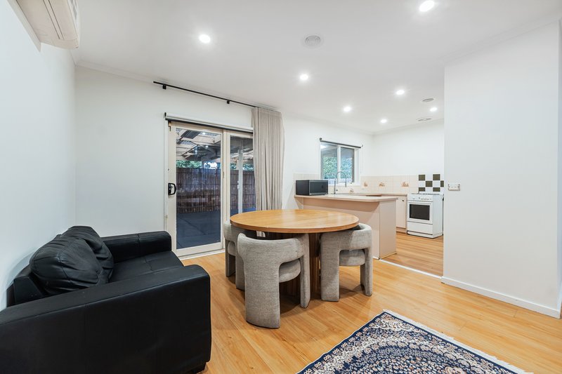 Photo - 41 Northleigh Avenue, Craigieburn VIC 3064 - Image 9