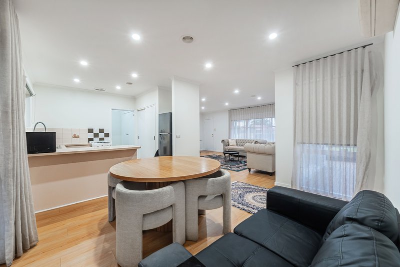 Photo - 41 Northleigh Avenue, Craigieburn VIC 3064 - Image 10