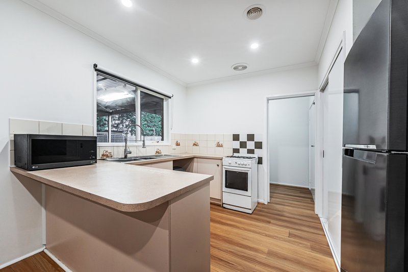 Photo - 41 Northleigh Avenue, Craigieburn VIC 3064 - Image 11