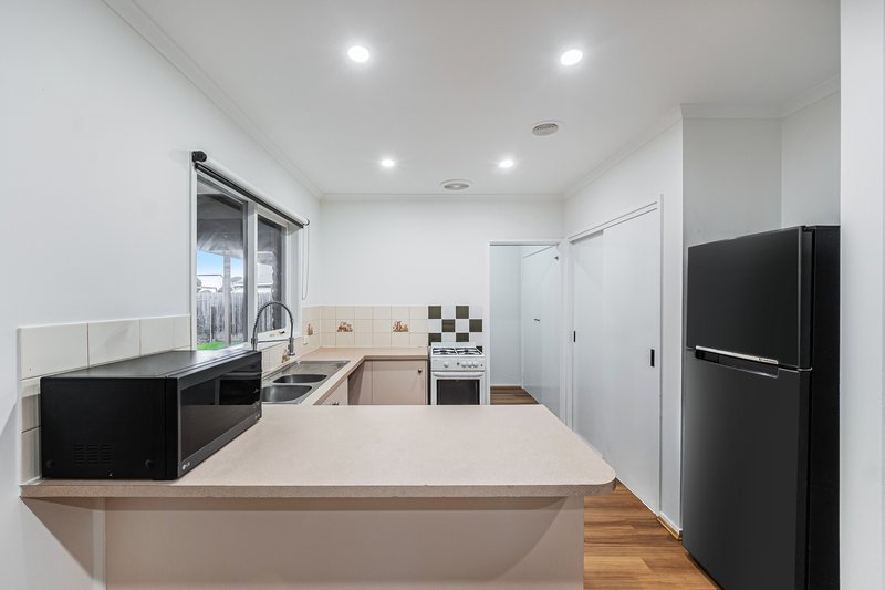 Photo - 41 Northleigh Avenue, Craigieburn VIC 3064 - Image 12
