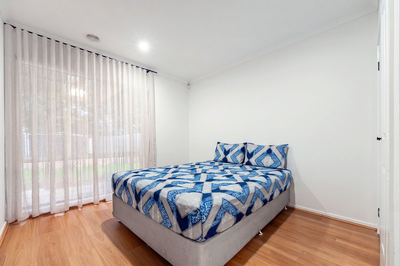 Photo - 41 Northleigh Avenue, Craigieburn VIC 3064 - Image 15