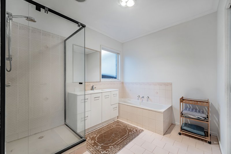 Photo - 41 Northleigh Avenue, Craigieburn VIC 3064 - Image 17