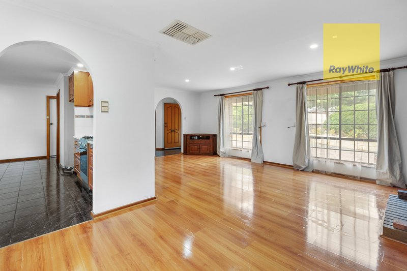 Photo - 41 Oakridge Road, Aberfoyle Park SA 5159 - Image 3