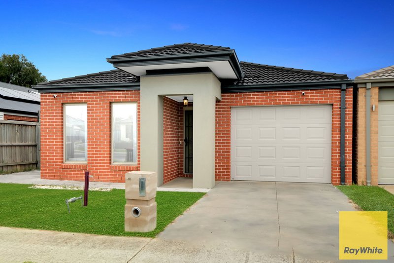 Photo - 41 Obsidian Avenue, Tarneit VIC 3029 - Image 2