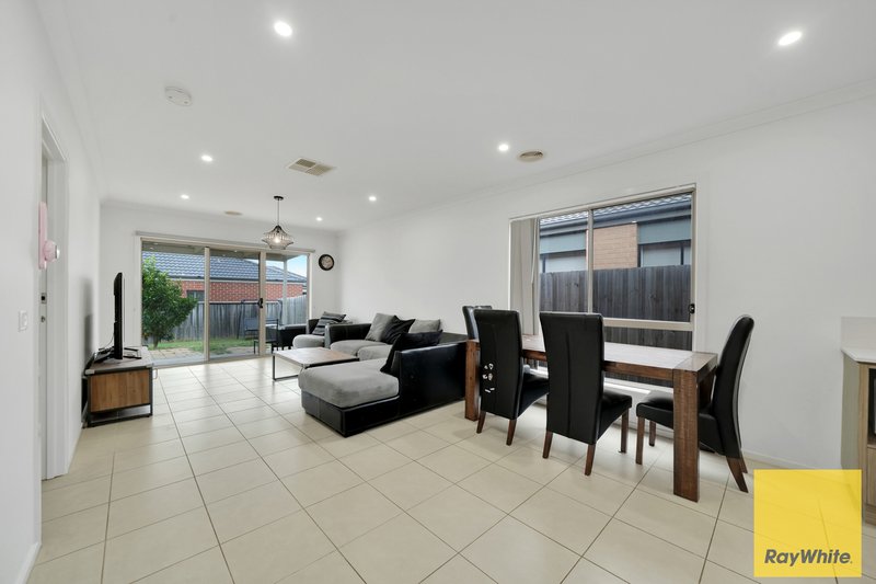 Photo - 41 Obsidian Avenue, Tarneit VIC 3029 - Image 11