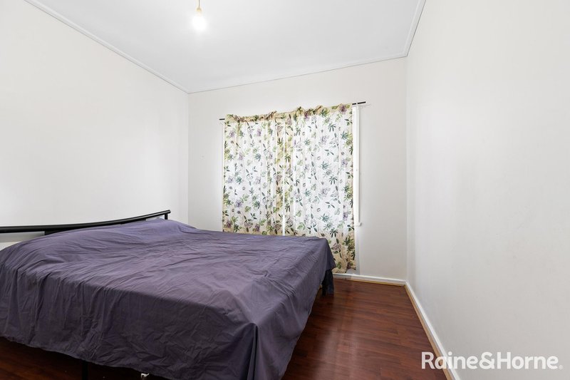 Photo - 41 Oleander Drive, St Albans VIC 3021 - Image 9