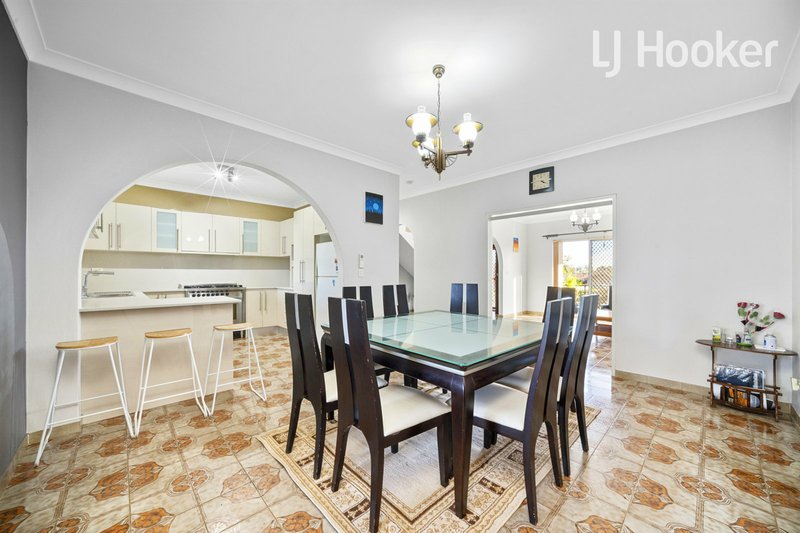 Photo - 41 Oliveri Cres , Green Valley NSW 2168 - Image 5