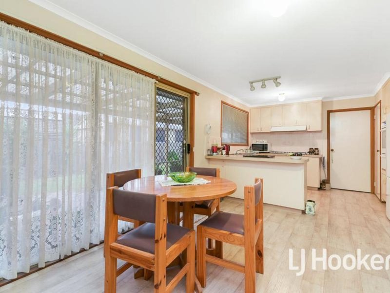 Photo - 41 Parman Avenue, Pakenham VIC 3810 - Image 3