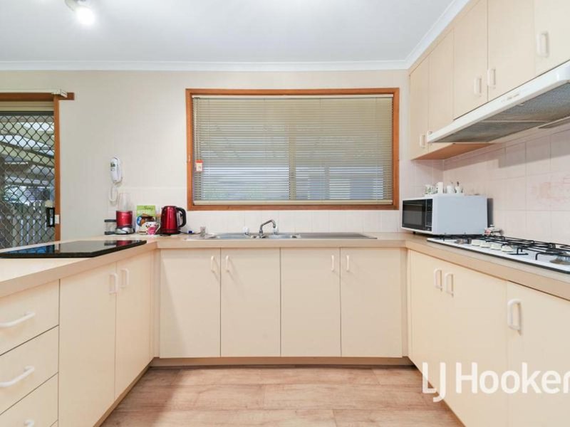 Photo - 41 Parman Avenue, Pakenham VIC 3810 - Image 6