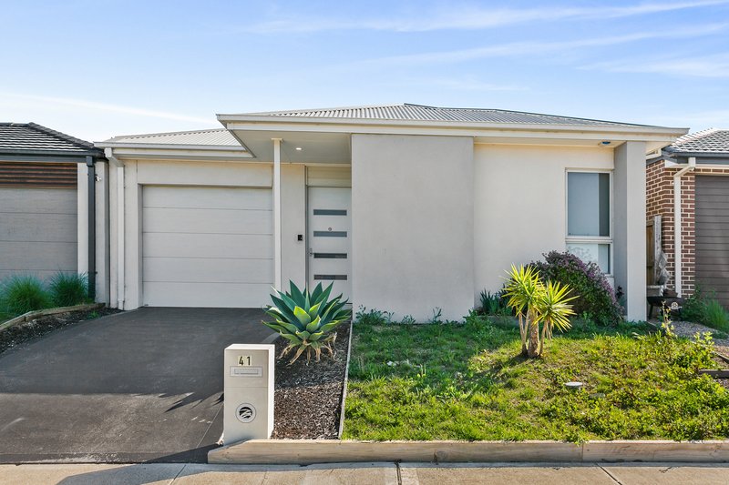 41 Parrot Drive, Weir Views VIC 3338