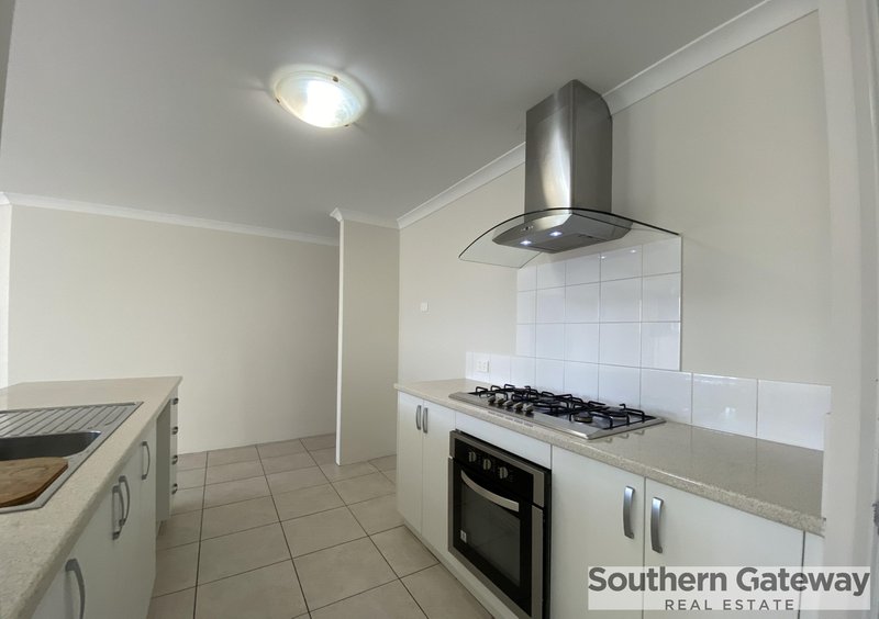 Photo - 41 Pedder Way, Parmelia WA 6167 - Image 5