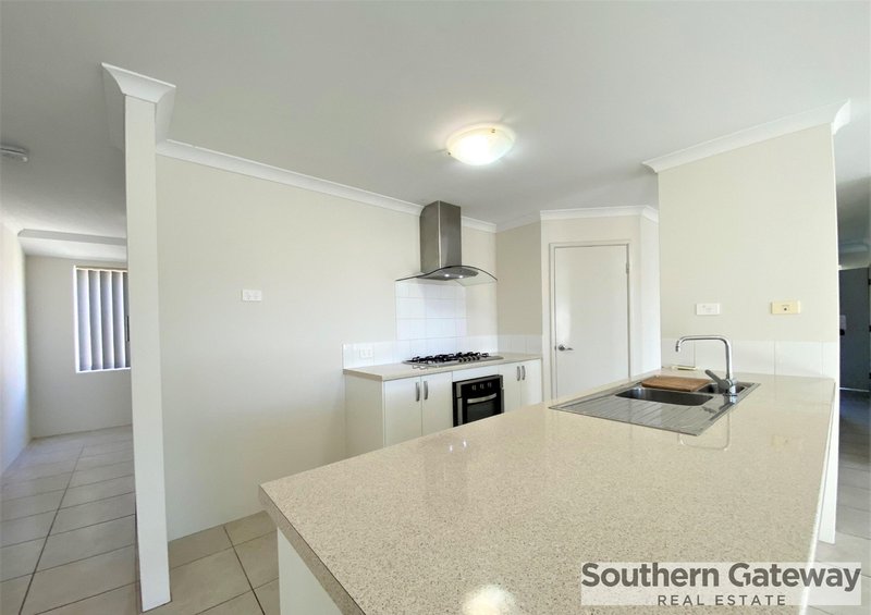 Photo - 41 Pedder Way, Parmelia WA 6167 - Image 12