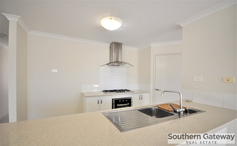 Photo - 41 Pedder Way, Parmelia WA 6167 - Image 13