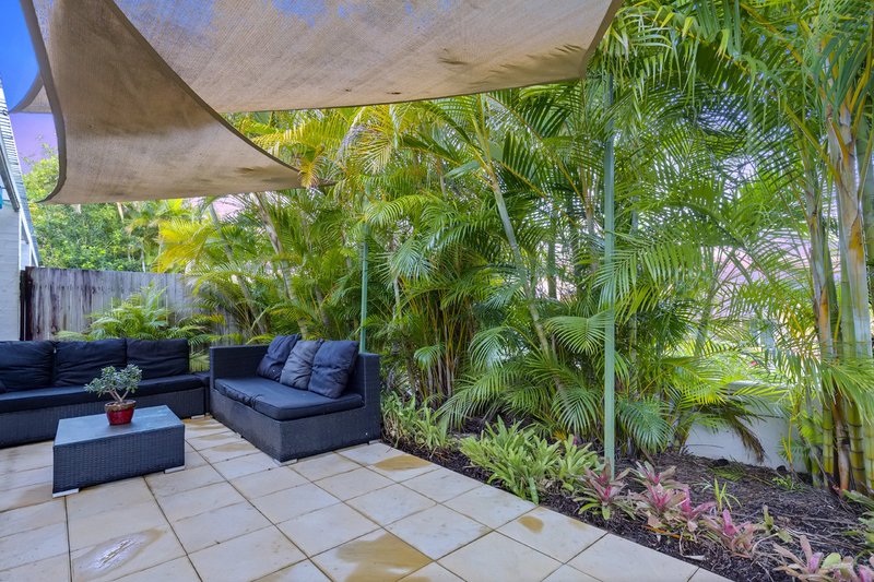 Photo - 4/1 Poinsettia Court, Mooloolaba QLD 4557 - Image 2