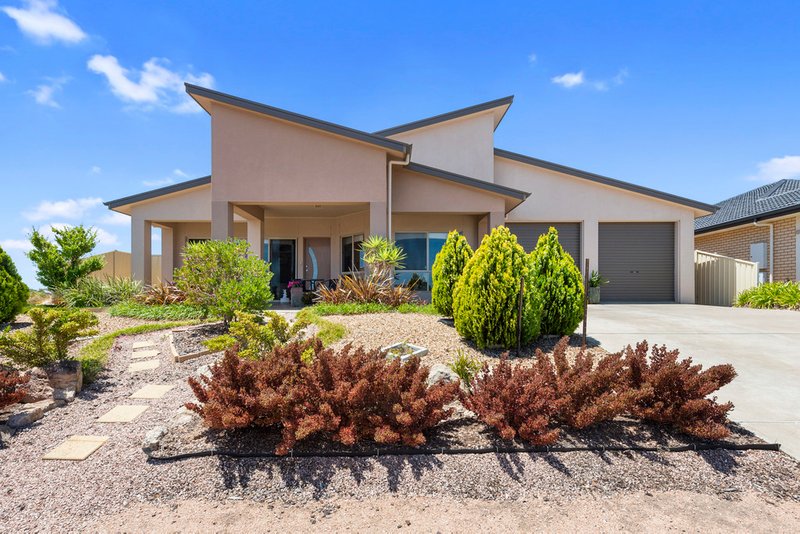 Photo - 41 Pommern Way, Wallaroo SA 5556 - Image 2