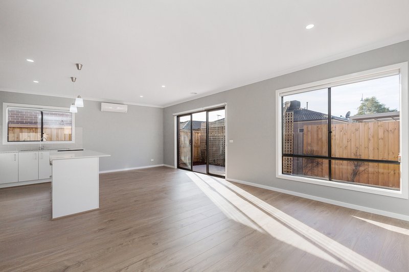 Photo - 41 Pottery Avenue, Point Cook VIC 3030 - Image 3