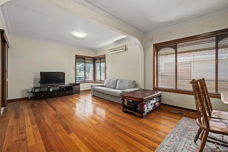 Photo - 41 Queenscliff Road, Thomastown VIC 3074 - Image 2