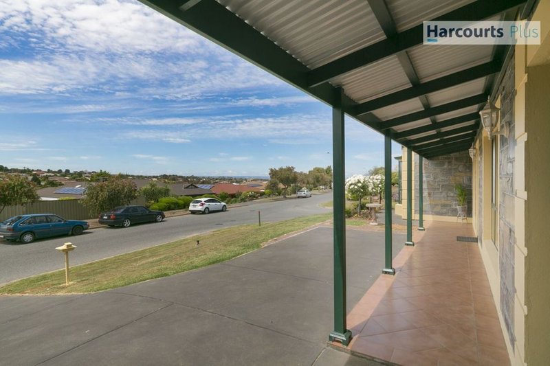 Photo - 41 Quinvale Road, Hallett Cove SA 5158 - Image 3