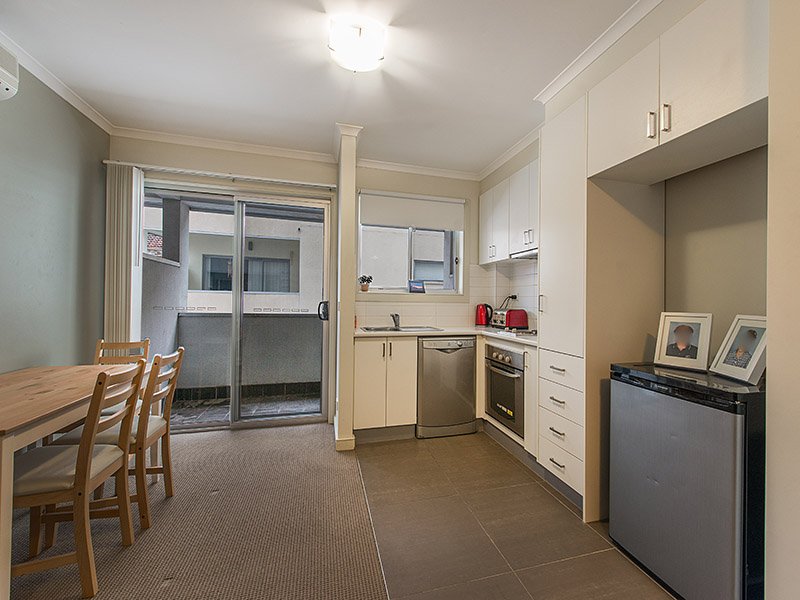 Photo - 41 Railway Avenue, Oakleigh VIC 3166 - Image 4