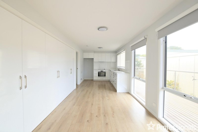 Photo - 41 Regent Avenue, Springvale VIC 3171 - Image 8