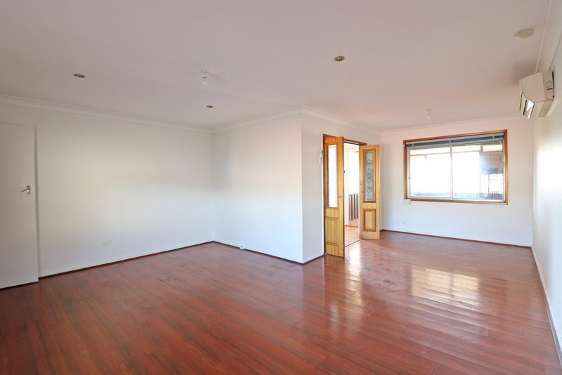 Photo - 41 Rhondda Street, Smithfield NSW 2164 - Image 2