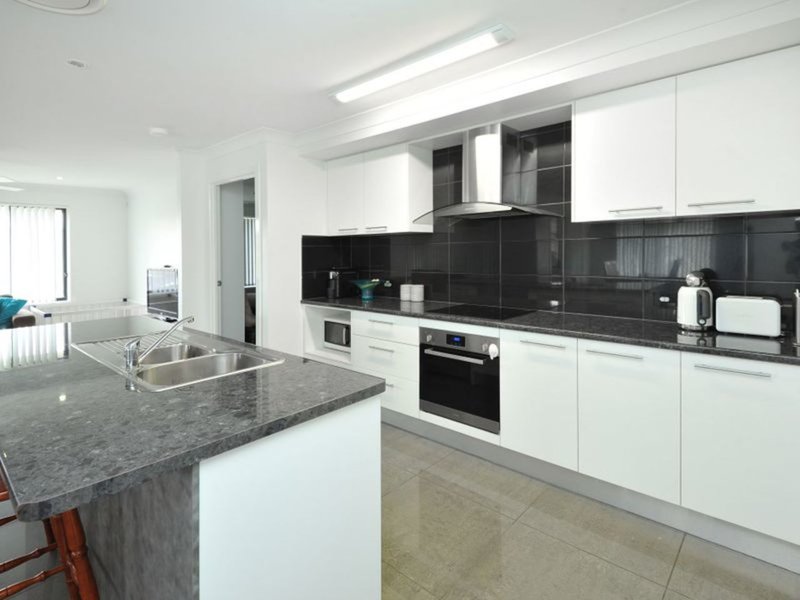 Photo - 41 Rigoni Crescent, Coffs Harbour NSW 2450 - Image 2