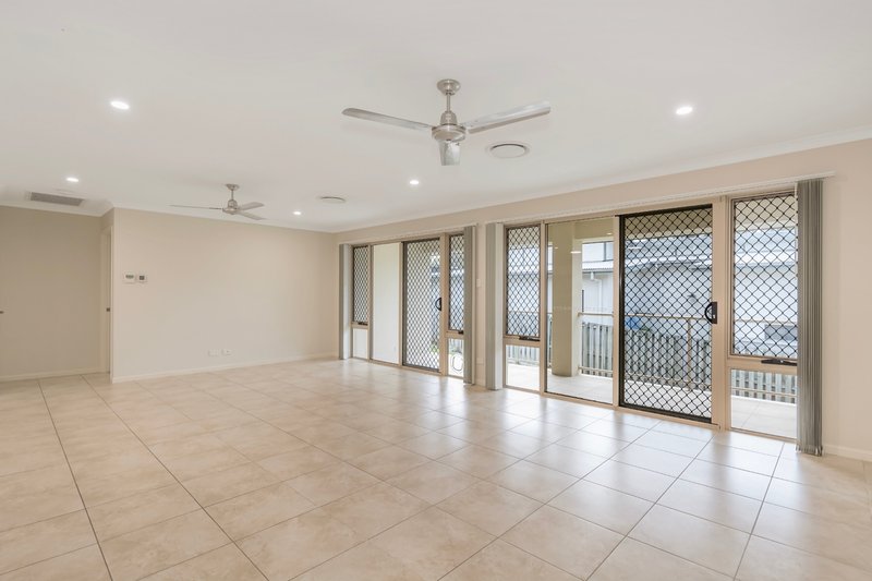 Photo - 41 Saltwater Boulevard, Oxenford QLD 4210 - Image 4