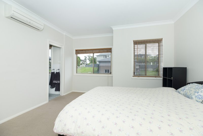 Photo - 41 Sandra Street, Fennell Bay NSW 2283 - Image 7