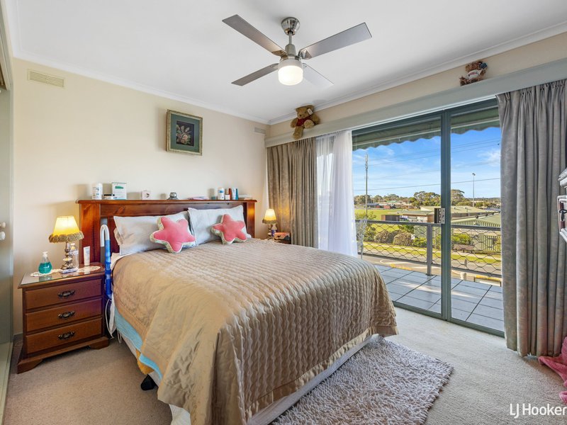 Photo - 41 Sandy Mount Avenue, Inverloch VIC 3996 - Image 10