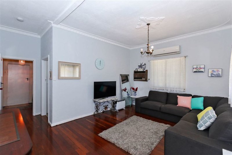 Photo - 41 Shaftesbury Avenue, Bayswater WA 6053 - Image 3