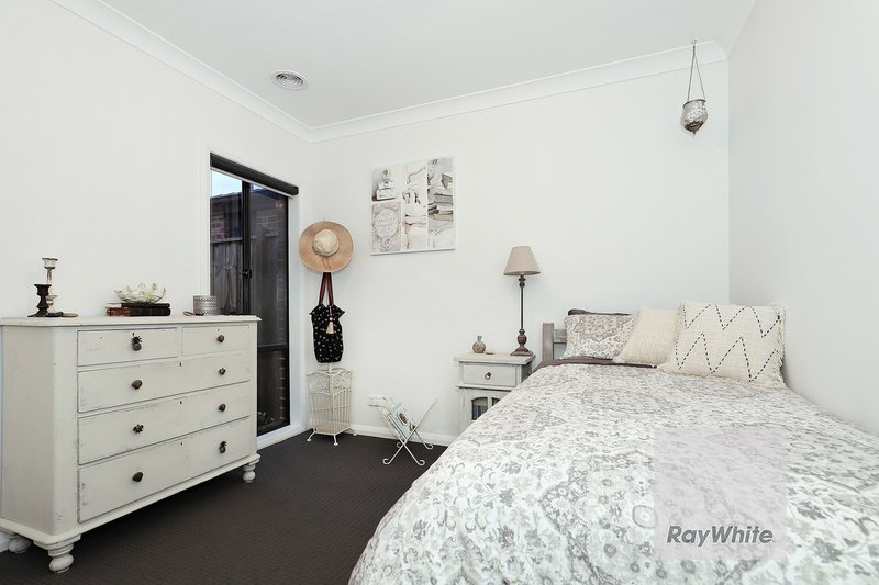 Photo - 41 Silverwood Drive, Greenvale VIC 3059 - Image 8