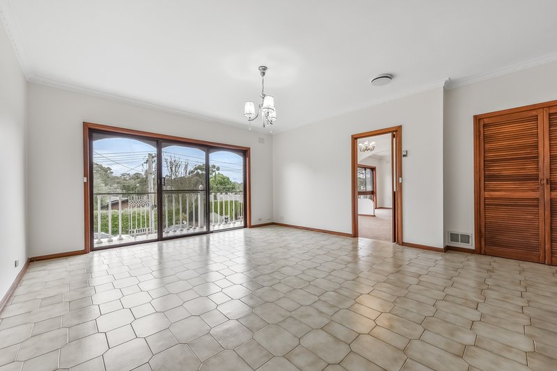 Photo - 41 Smyth Street, Mount Waverley VIC 3149 - Image 2