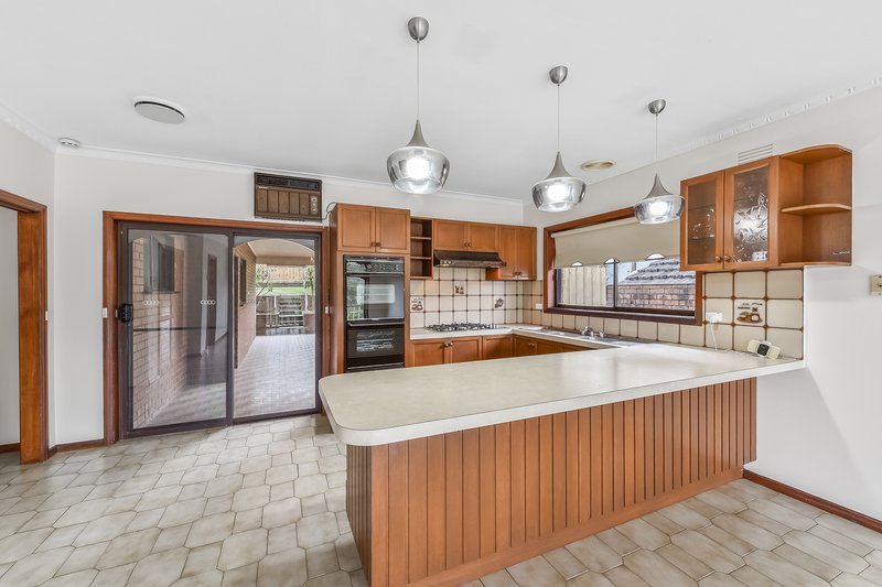 Photo - 41 Smyth Street, Mount Waverley VIC 3149 - Image 3