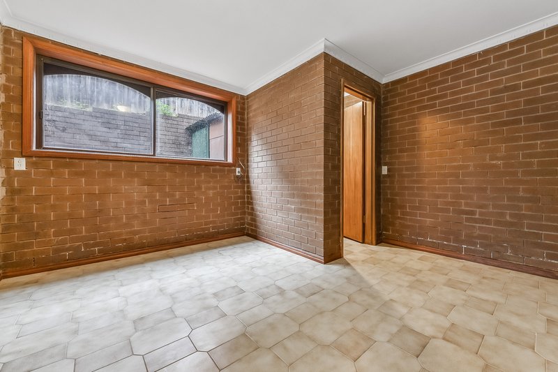 Photo - 41 Smyth Street, Mount Waverley VIC 3149 - Image 9